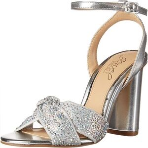 ⚜️ BADGLEY MISCHKA Jewel Nicoline heels Sz 8 EUC silver formal wedding